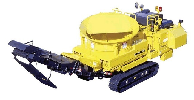 リフォレBR120T(自走式木材破砕機)
